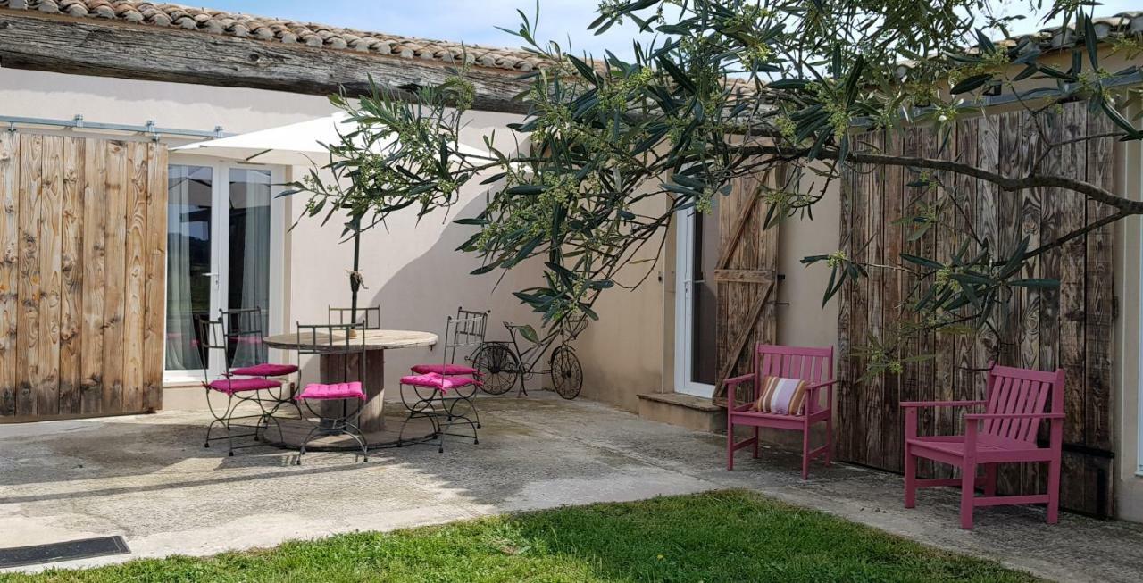 Manade De La Clapiere-Mas Du Plan Villa Le Cailar Exterior photo
